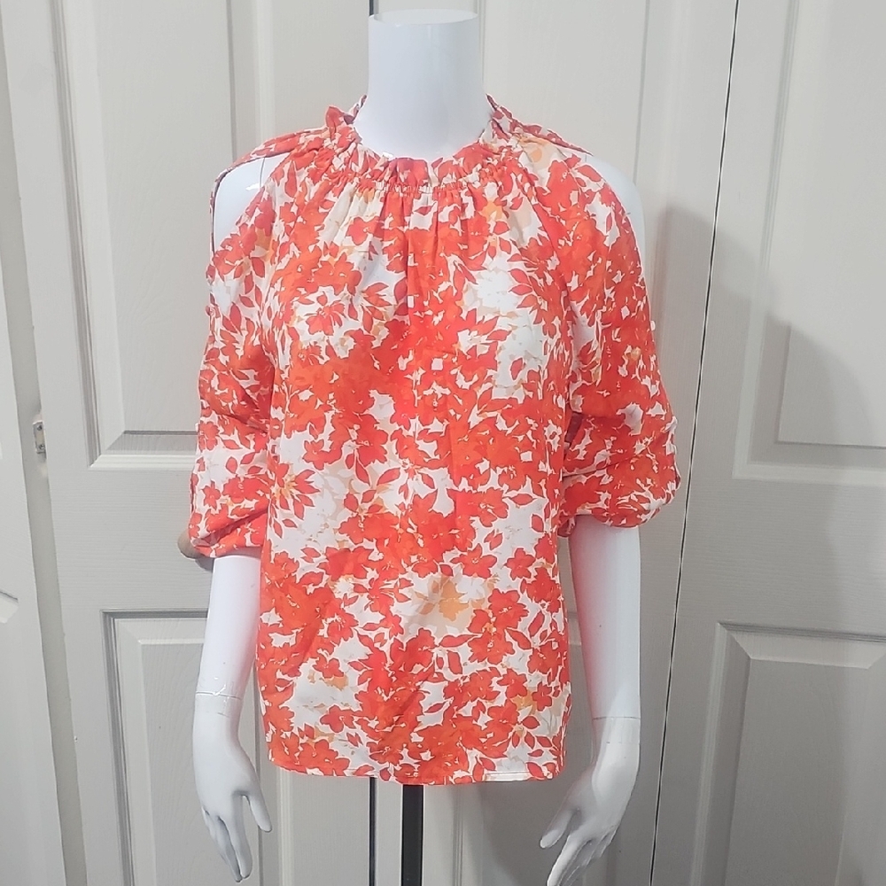 Vince Camuto women's printed split sleeve blouse top.  #0497